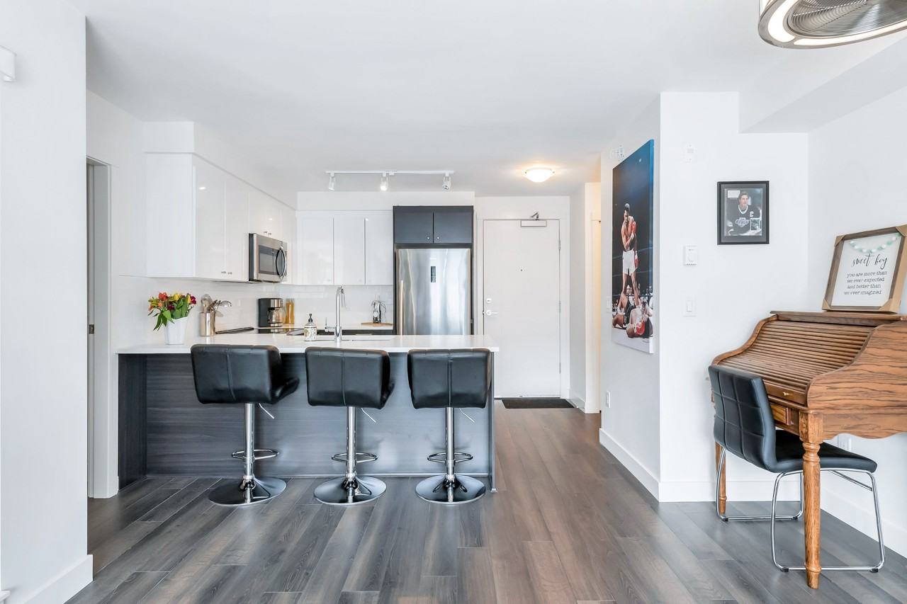 2525 Clarke Street #502 - Photo 3 of 19