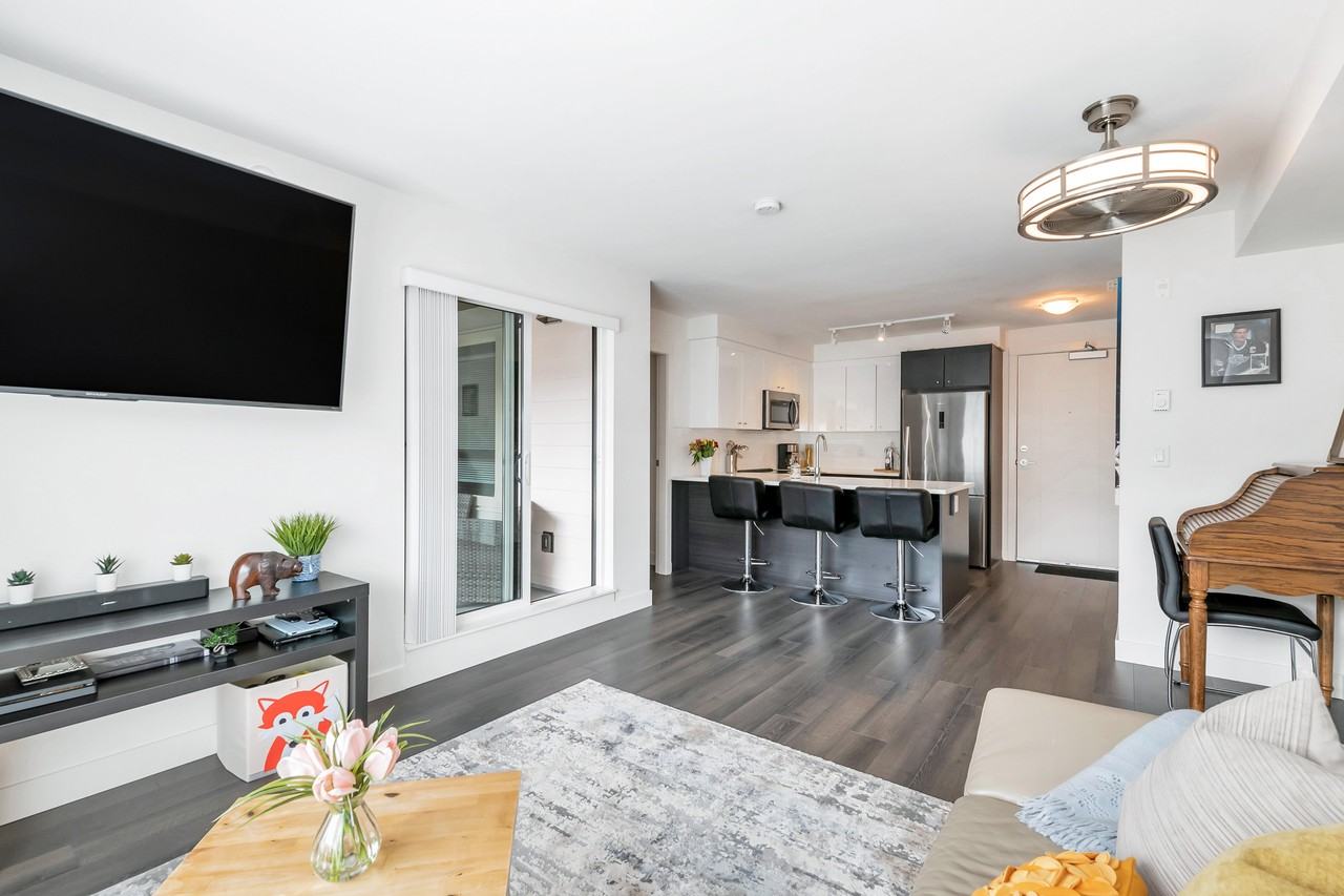 2525 Clarke Street #502 - Photo 5 of 19