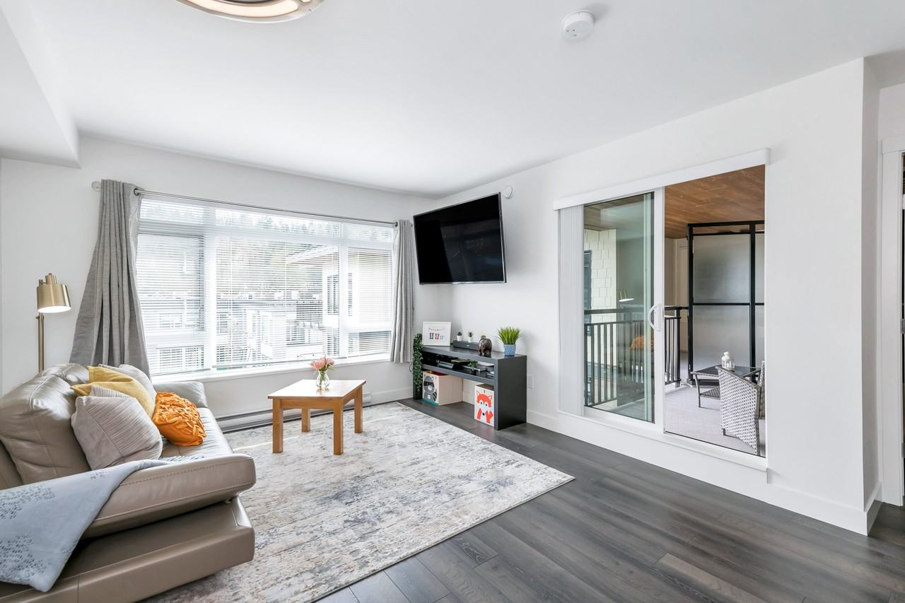 2525 Clarke Street #502 - Photo 6 of 19