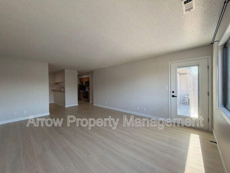 2380 N 44th St #9 - Photo 4 of 13