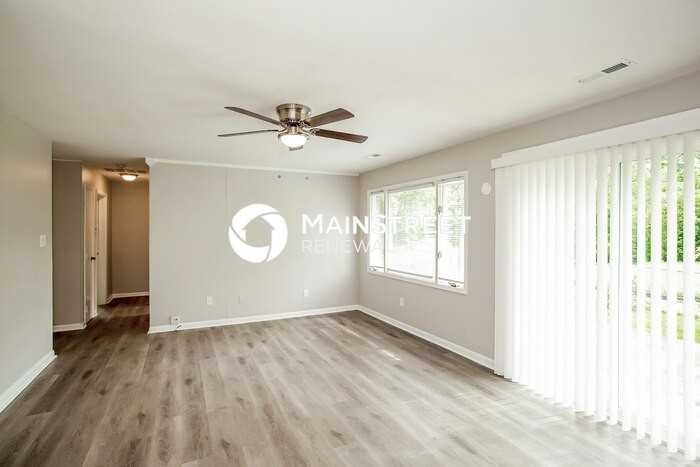57 N Devon Ave - Photo 4 of 16