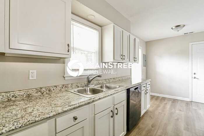 10008 Stonestreet Rd - Photo 5 of 19