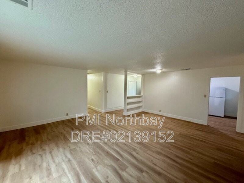 1019 Wallace St - Photo 3 of 13