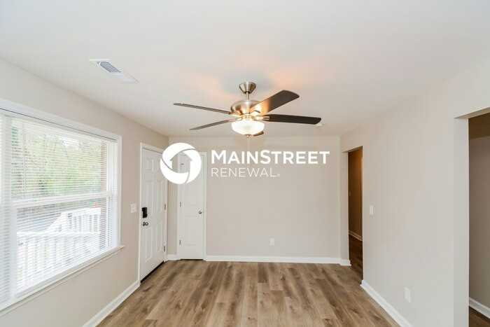 1516 Rosewood St - Photo 3 of 15