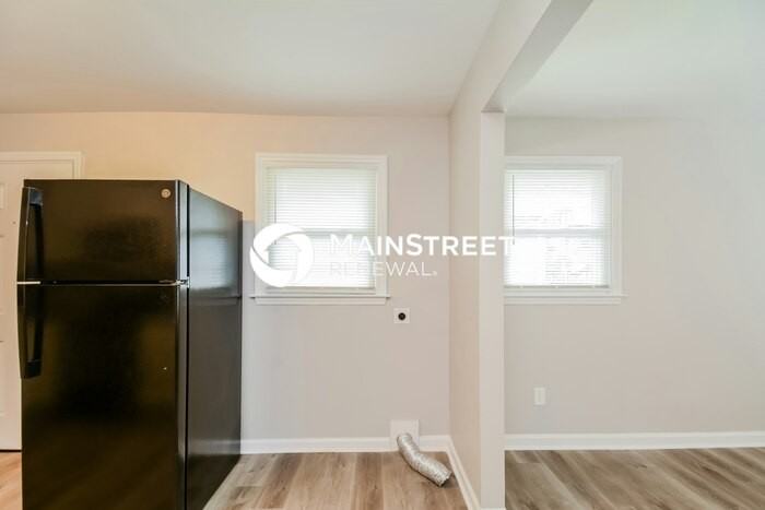 1516 Rosewood St - Photo 5 of 15