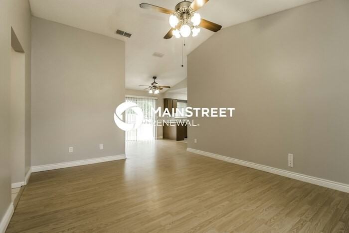 97 Champlain Dr - Photo 3 of 16