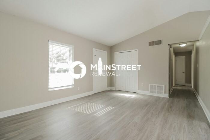 8011 Killian Dr - Photo 3 of 16