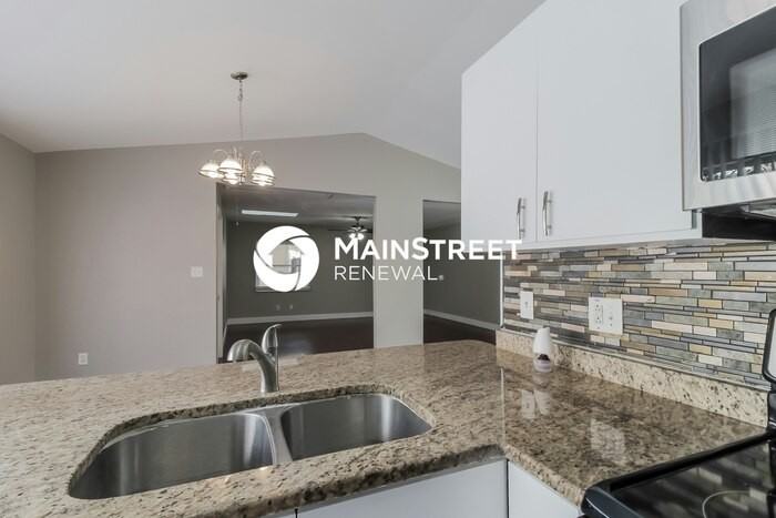 8011 Killian Dr - Photo 6 of 16