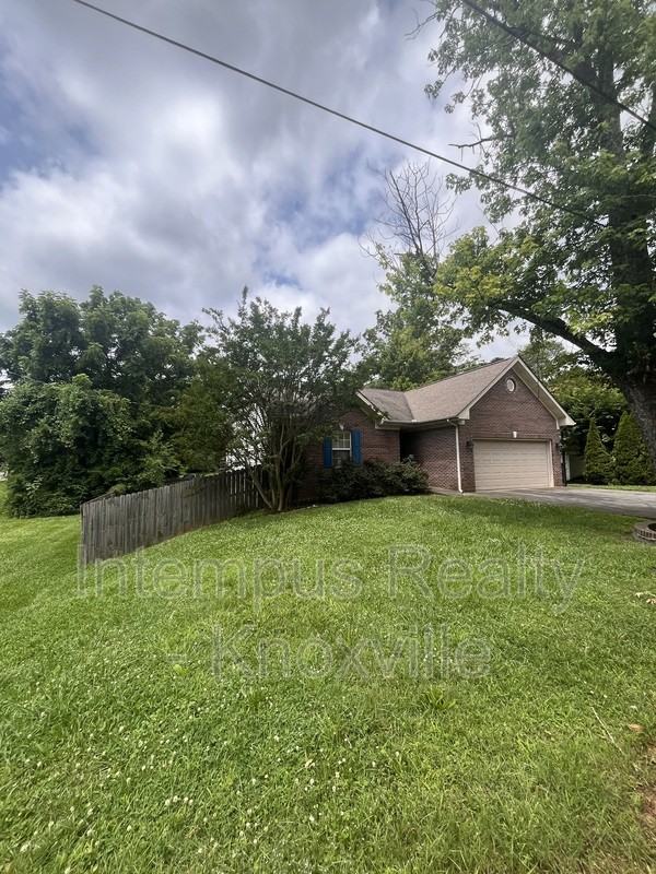 1333 Willmann Ln - Photo 2 of 38