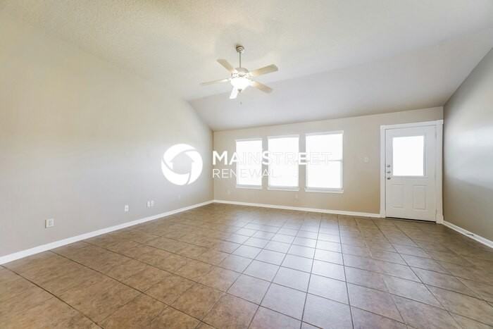 211 Summer Pine Ct - Photo 2 of 16