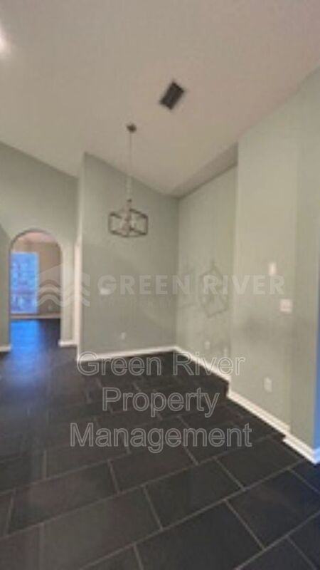 1559 Lakeway Dr - Photo 7 of 42