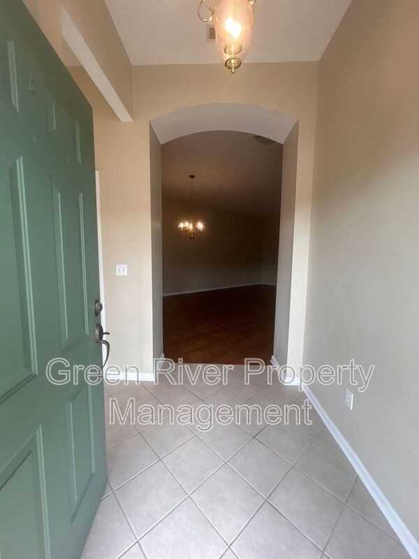 2120 - Photo 3 of 26