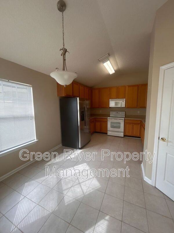 2120 - Photo 4 of 26