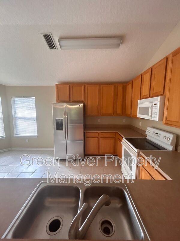 2120 - Photo 7 of 26