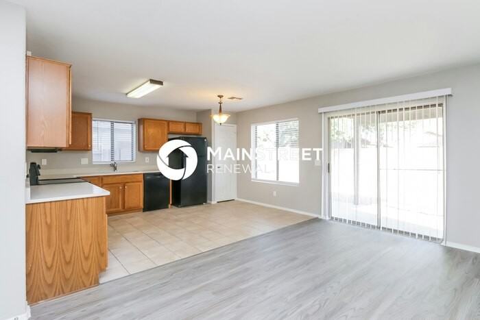 2221 N 105th Ave - Photo 6 of 17