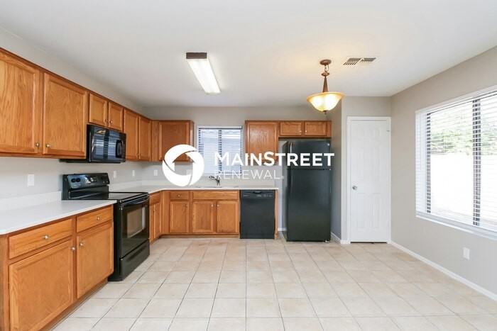 2221 N 105th Ave - Photo 7 of 17
