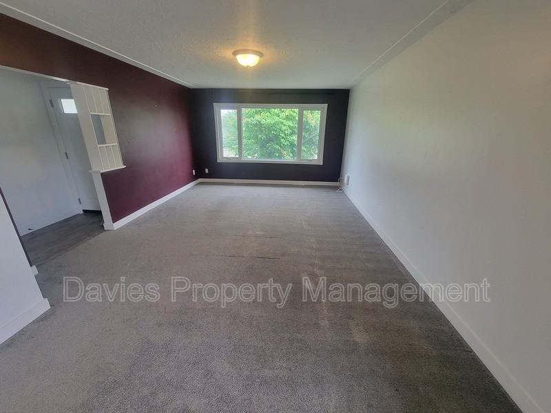 9620 75 St Nw #MAIN - Photo 4 of 10