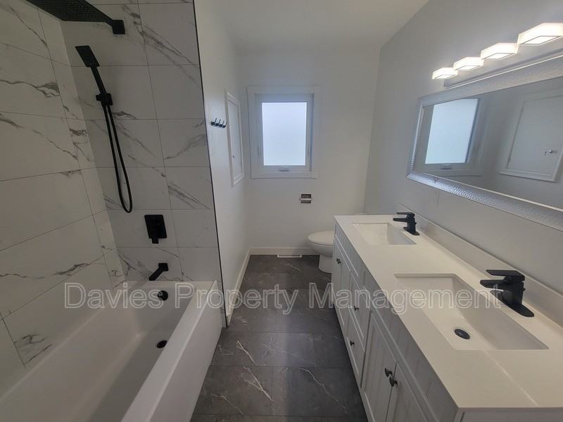 9620 75 St Nw #MAIN - Photo 5 of 10
