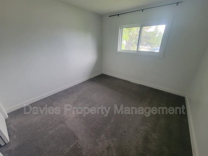 9620 75 St Nw #MAIN - Photo 7 of 10