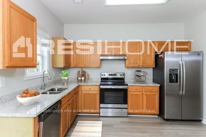 111 Bedrock Pl - Photo 2 of 17