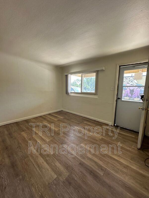 816 22nd St #23 - Photo 3 of 5