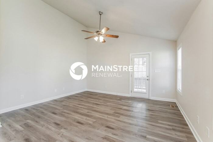 338 Randolph Dr - Photo 4 of 16