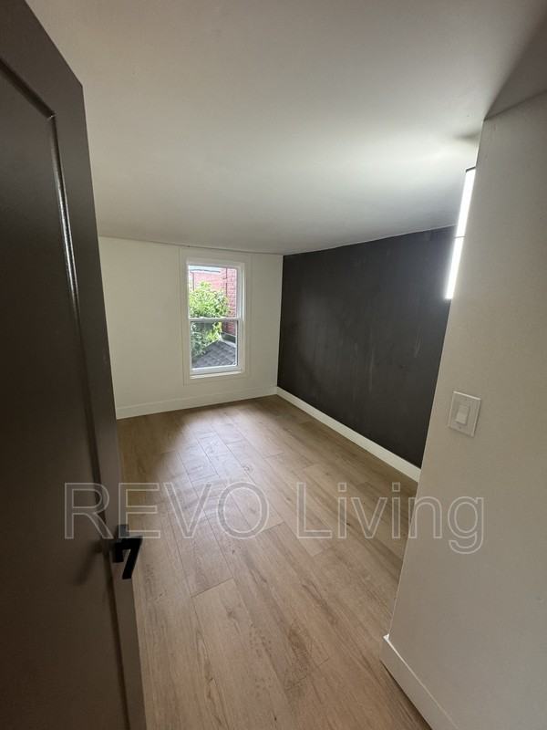 151 Colborne St #151-5 - Photo 3 of 11