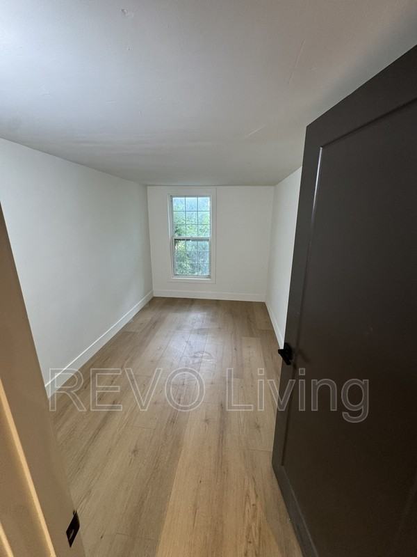 151 Colborne St #151-5 - Photo 5 of 11