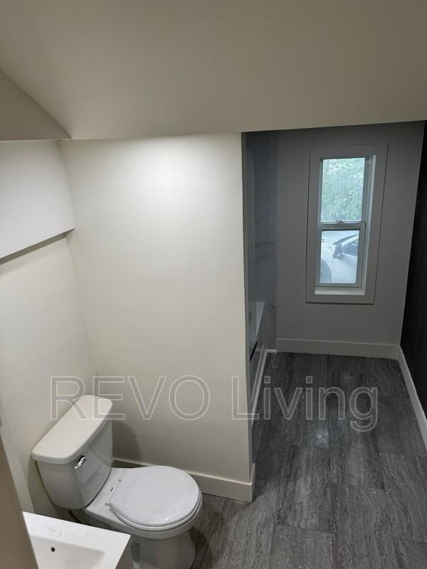 151 Colborne St #151-5 - Photo 7 of 11