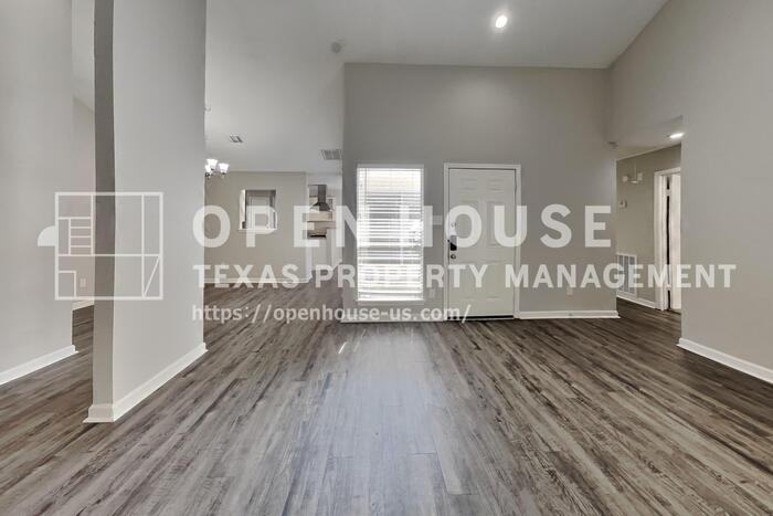 6823 Heather Hollow Dr - Photo 4 of 20