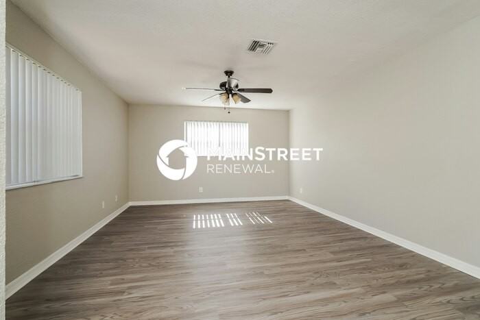 705 Ned Ave N - Photo 3 of 16