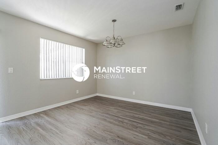 705 Ned Ave N - Photo 5 of 16