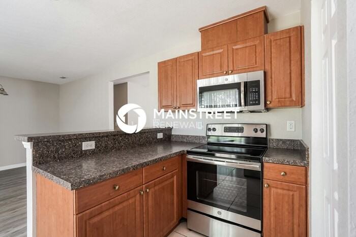 705 Ned Ave N - Photo 7 of 16