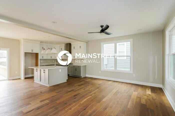 1114 Mcgavock Pike #B - Photo 3 of 17
