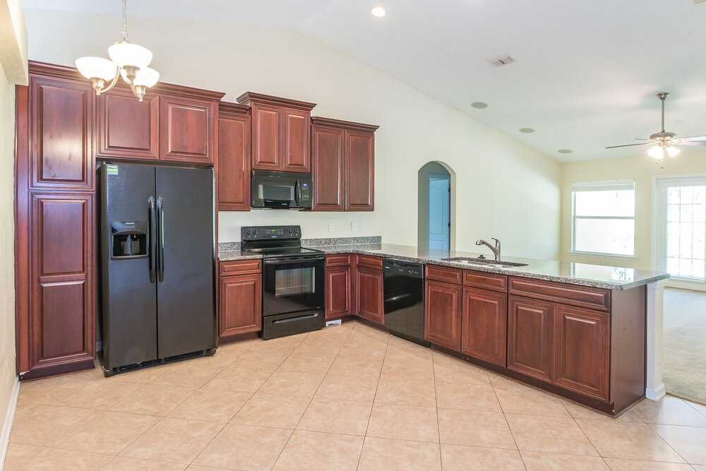 4143 Sherman Hills Pkwy W - Photo 4 of 15