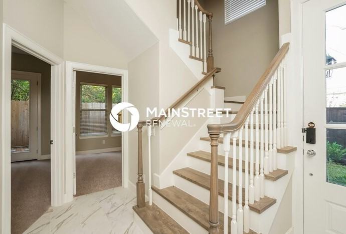 5121 Royal Heath Dr - Photo 3 of 17