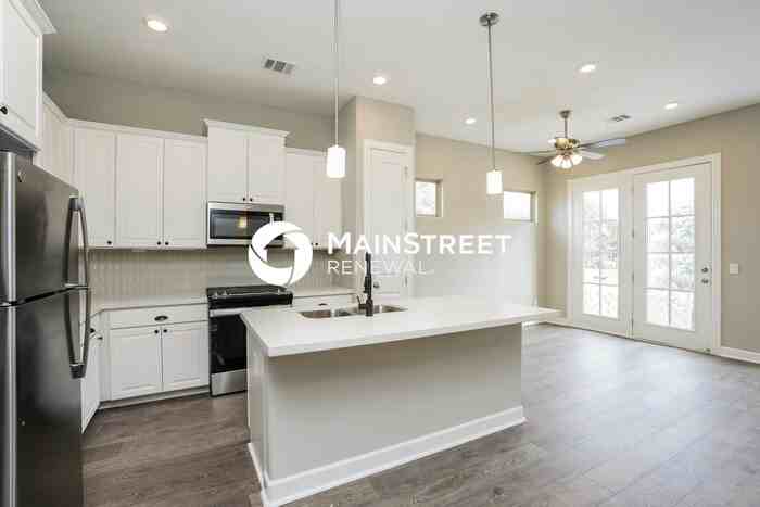 5121 Royal Heath Dr - Photo 6 of 17