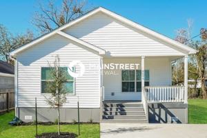 featured image of 8606 Lee Otis St
