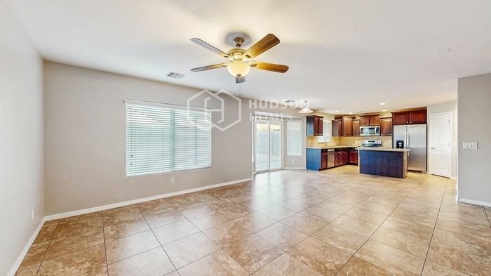 5805 S 27th Ln - Photo 7 of 34