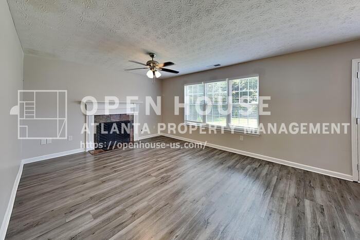 101 St Ann Cir - Photo 4 of 20