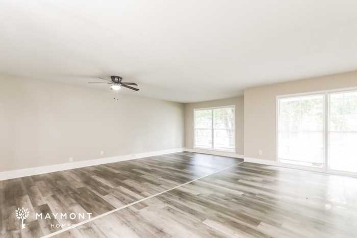 5365 Denny Dr - Photo 6 of 14