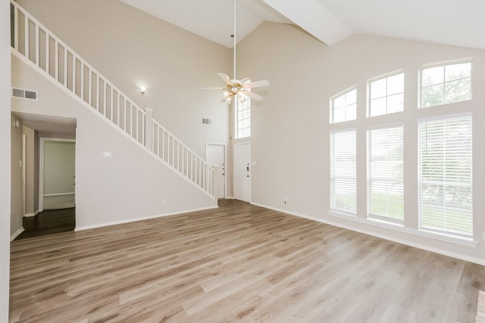 300 Stone Creek Blvd - Photo 6 of 20