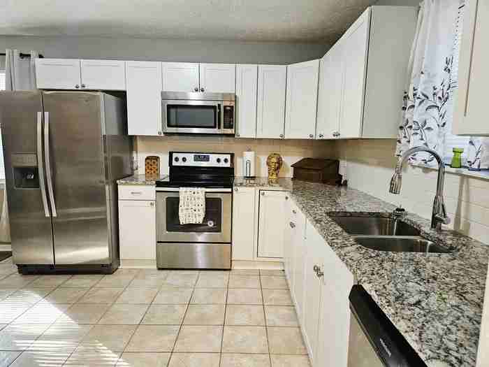 1330 White Oak Dr #1332 - Photo 3 of 16