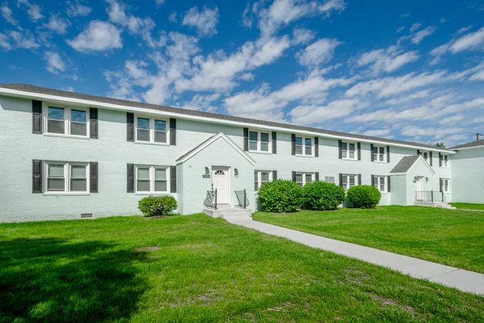 1208 W Ocean View Ave #5 - Photo 2 of 28
