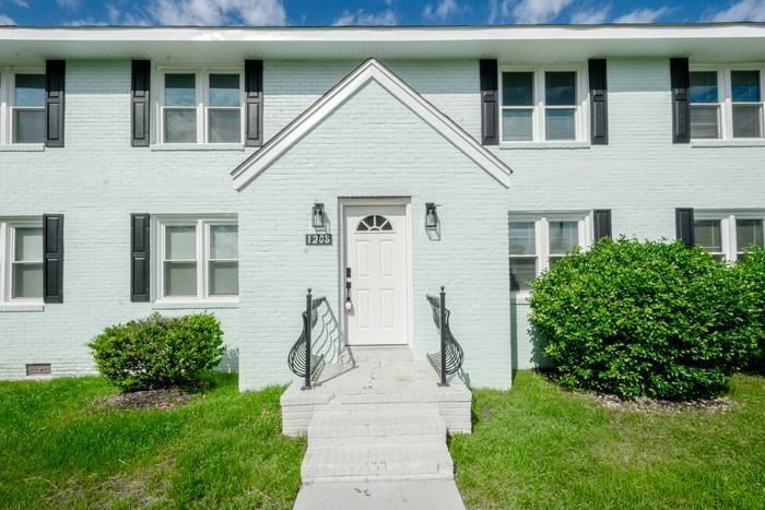 1208 W Ocean View Ave #5 - Photo 4 of 28