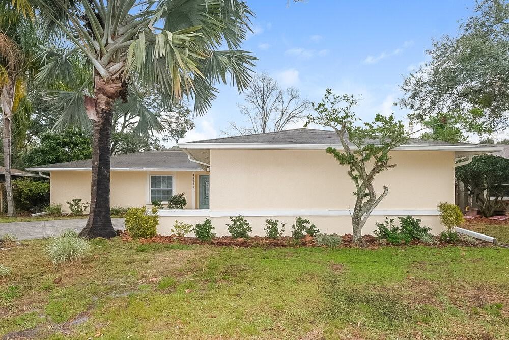 15709 Squirrel Tree Pl - Photo 3 of 16