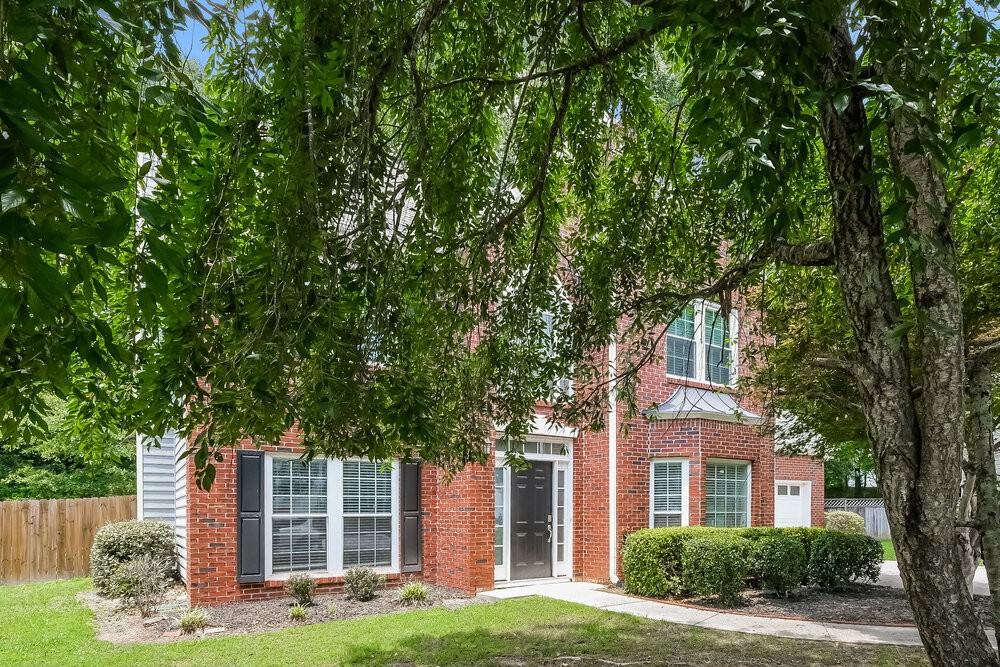 802 Pinder Point Ct - Photo 2 of 17
