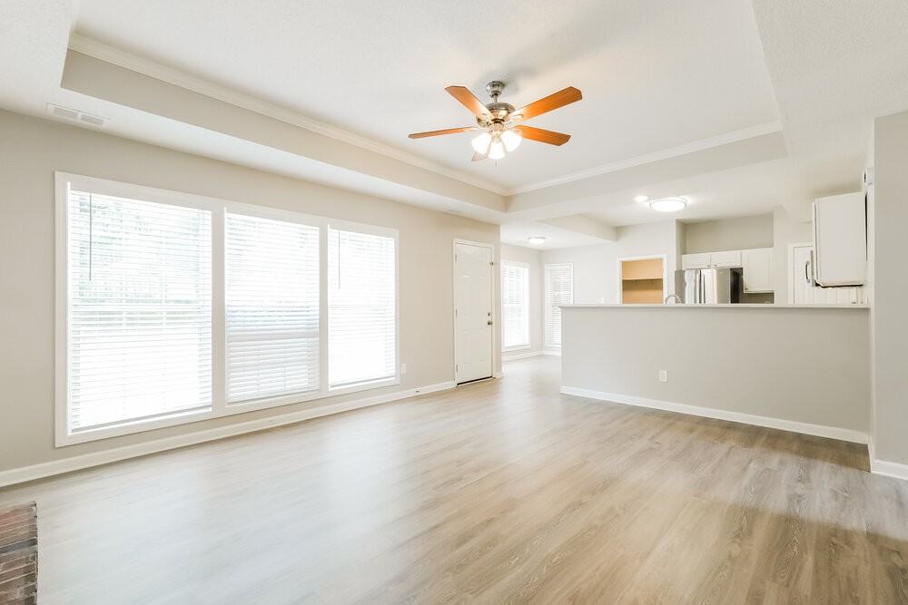802 Pinder Point Ct - Photo 5 of 17