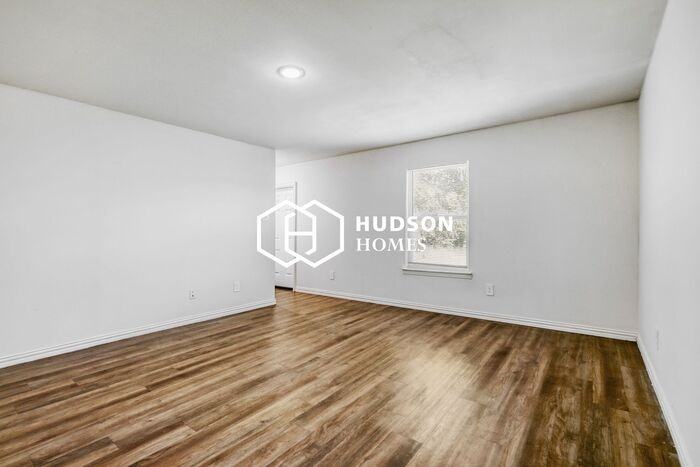 807 W Morris St - Photo 3 of 14
