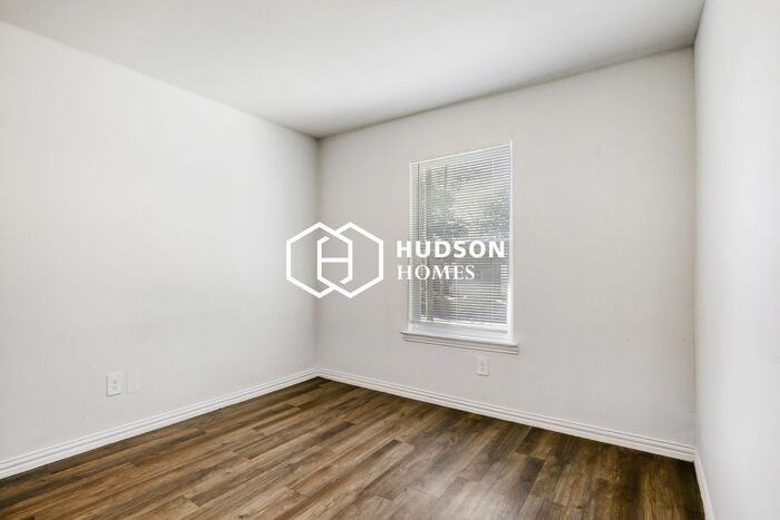 807 W Morris St - Photo 7 of 14